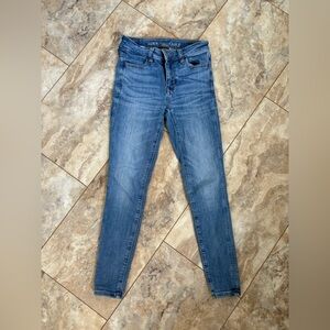 American Eagle Skinny Medium Wash Classic Y2K Blue Jeans